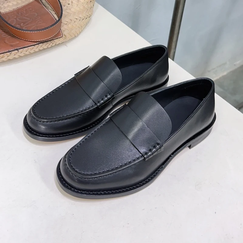 Новинка весны 2025 года замшевые однотонные лаконичные лоферы женские туфли на