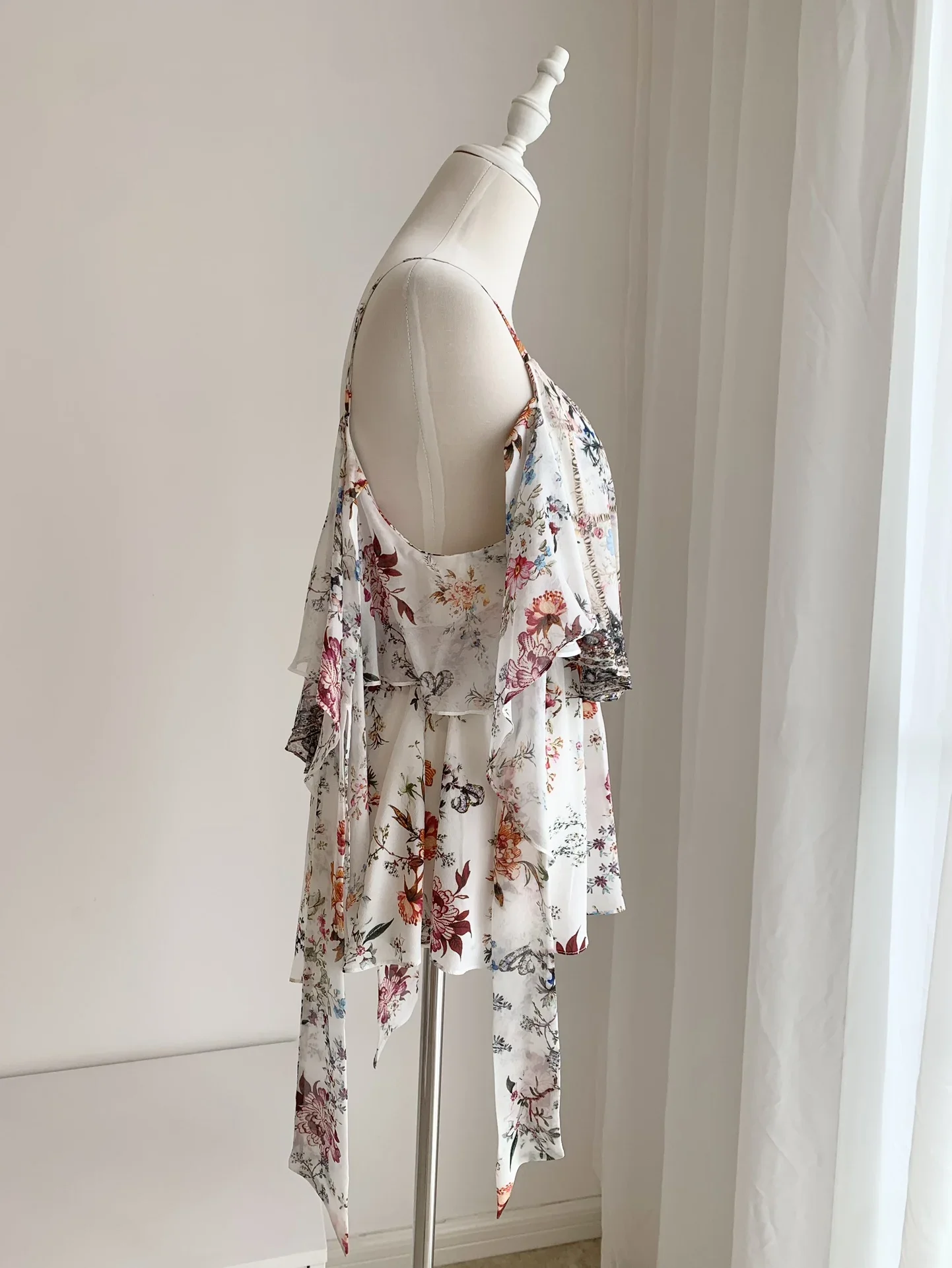 Женская блузка с цветочным принтом 100% шелк открытыми плечами и V-образным вырезом