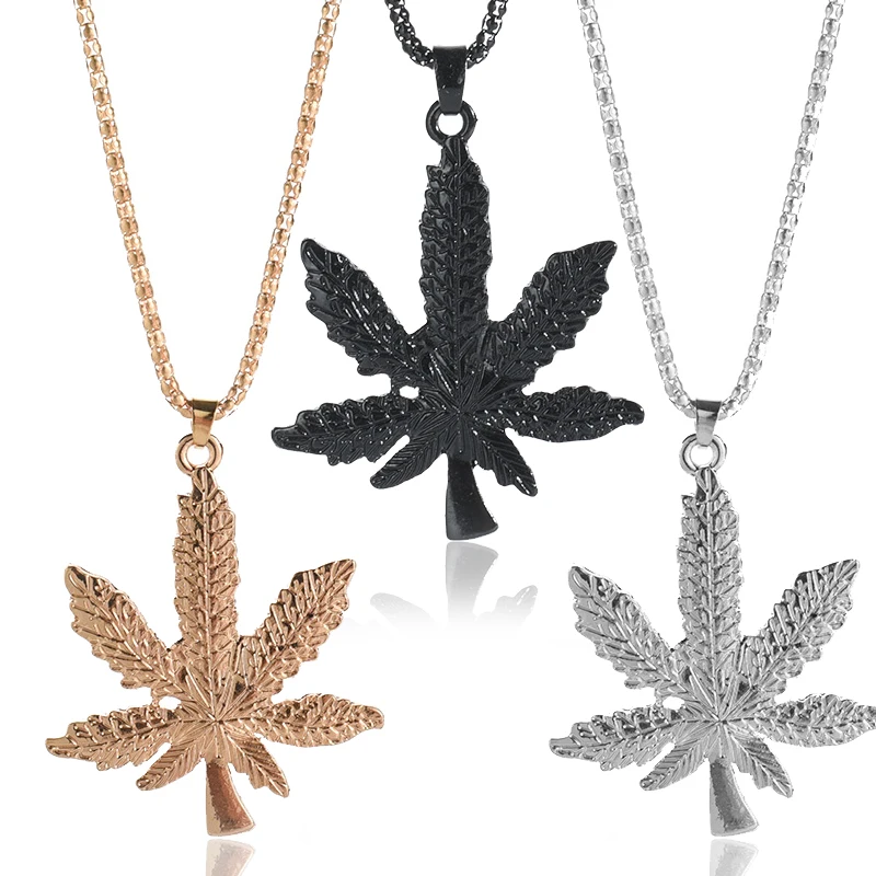 

Retro Maple Leaf Pendant Necklaces Men and Women Hip Hop Punk Creative Necklace Long Choker Party Charm Jewelry Accessories Gift