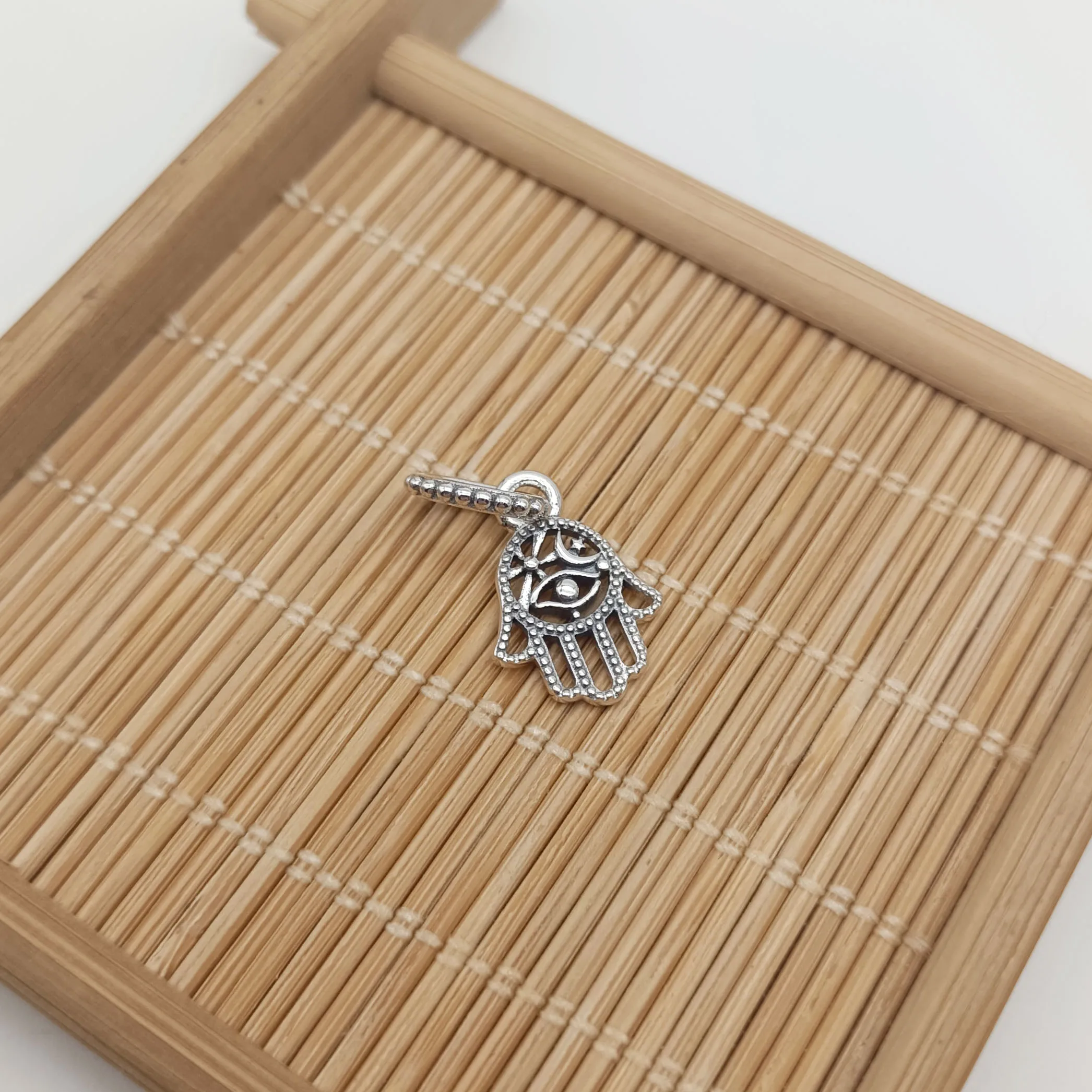 

High Quality Jewelry Silver Pendant Lucky Palm Charm Factory Wholesale