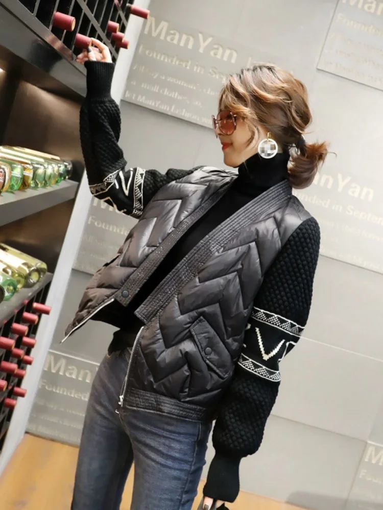 

Парка женская зимняя трикотажная с V-образным вырезом и рукавами