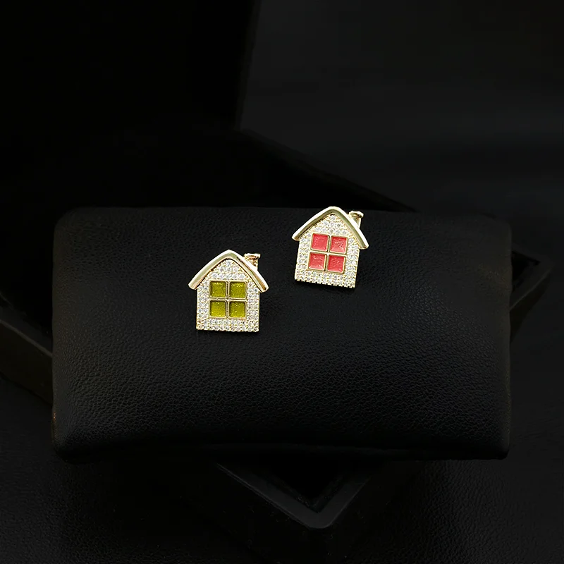 

Small House Brooch Luxury Cute Cartoon Suit Accessories Fixed Clothes Decoration Neckline Anti-Exposure Collar Pin Jewelry 5053
