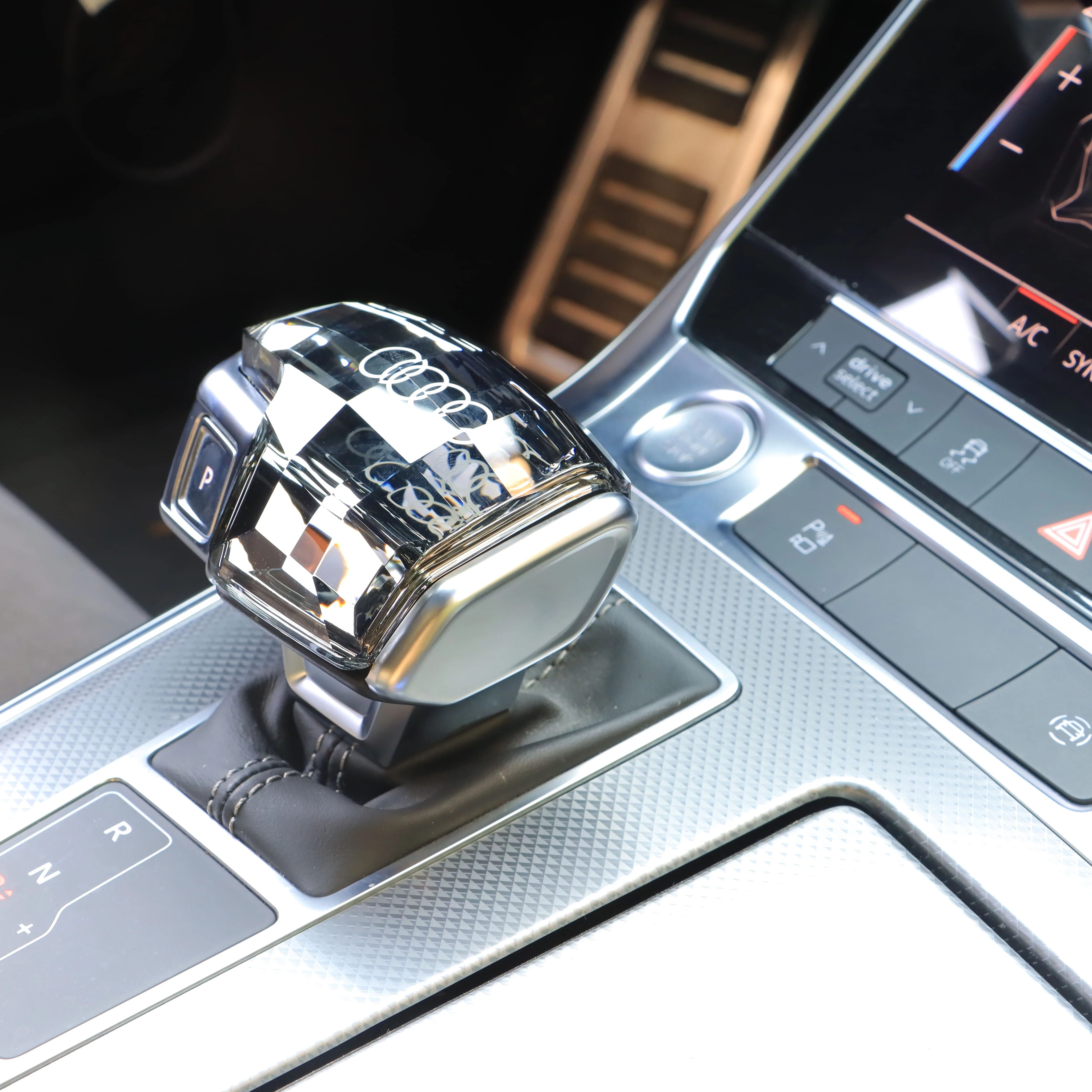 

Custom made car crystal gear shift knob car accessories 2022 automotive crystal gear shift knob for Audi