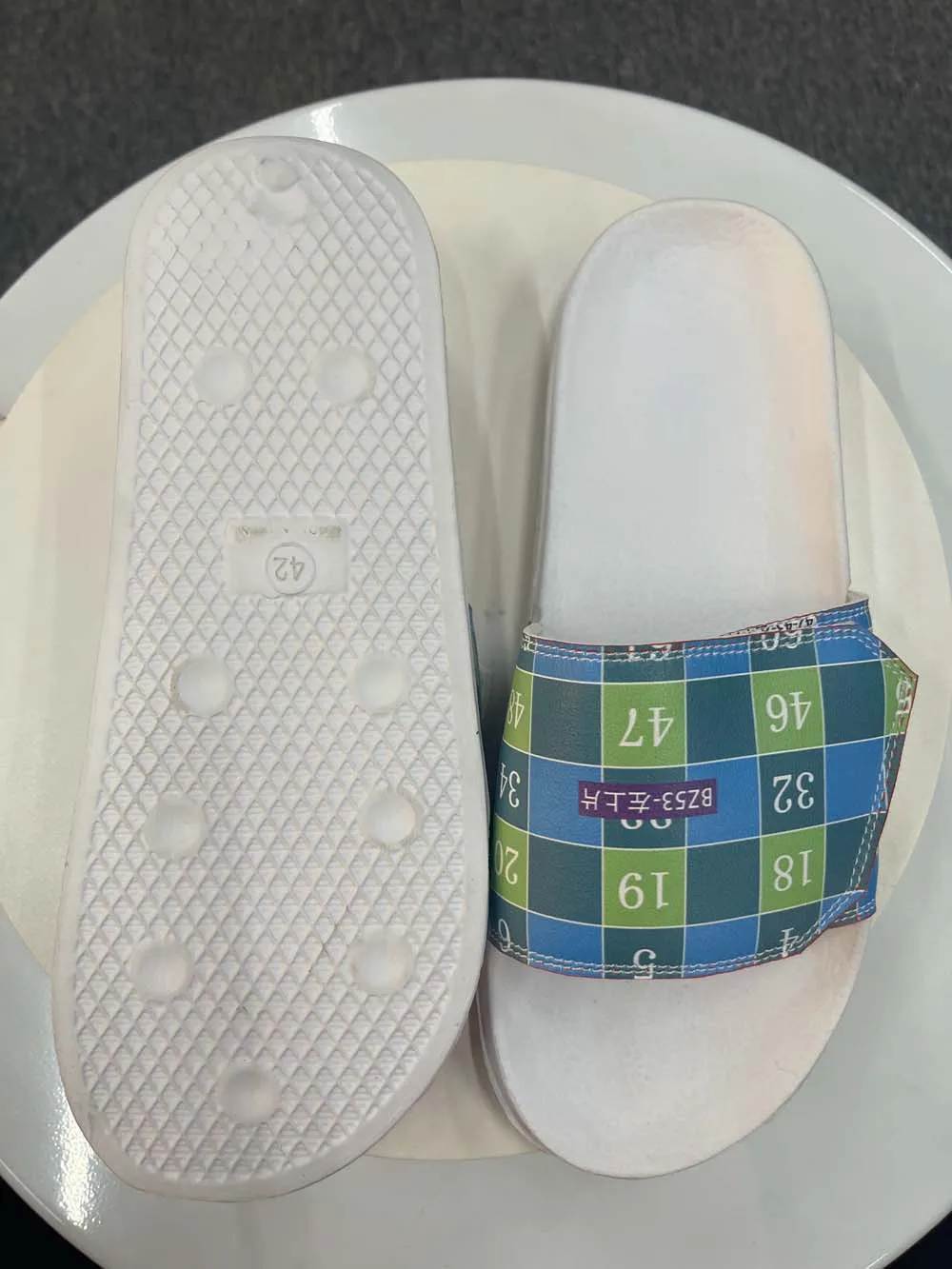 Летние пляжные тапочки для женщин женские сланцы с принтом флага Республики