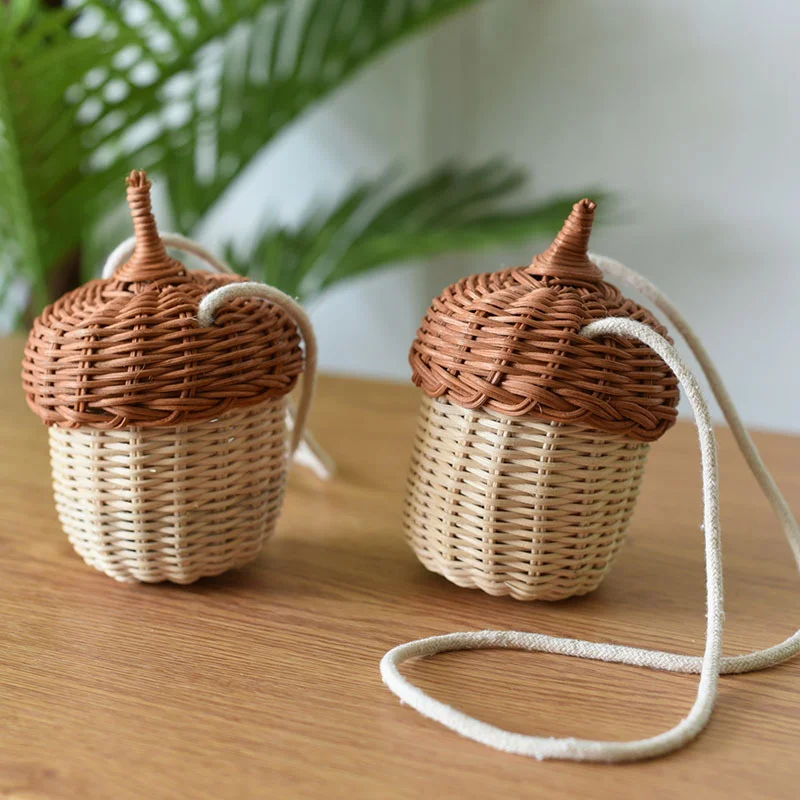 

2023 New Acorn-shaped Storage Basket Hand-woven Round Rattan Bag Bucket Tropical Beach Style Woven Shoulder Bag Photo Props