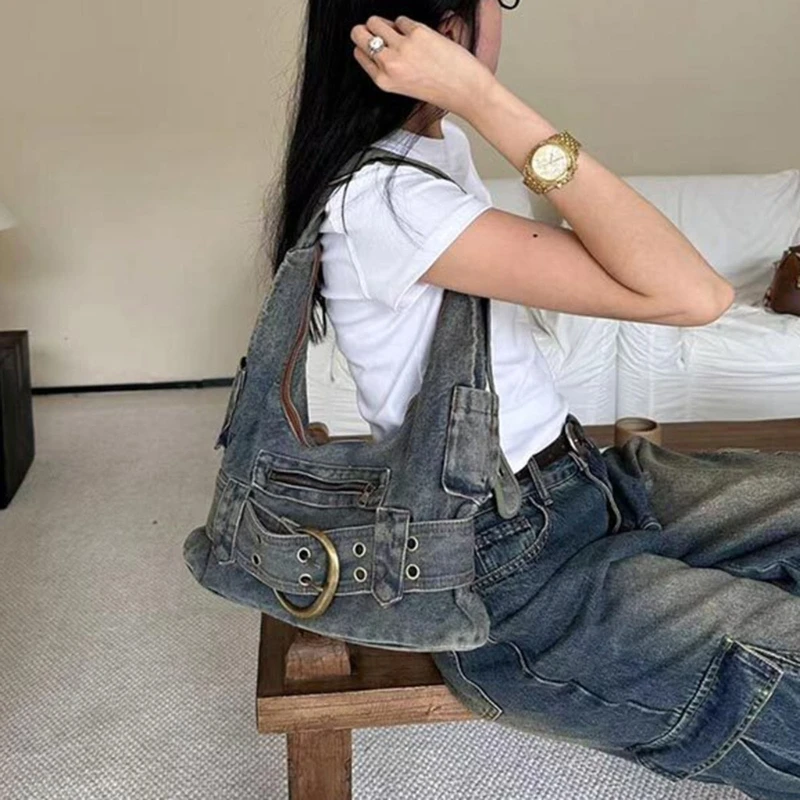 Большая сумка через плечо из изысканной джинсовой ткани с винтажной мытой