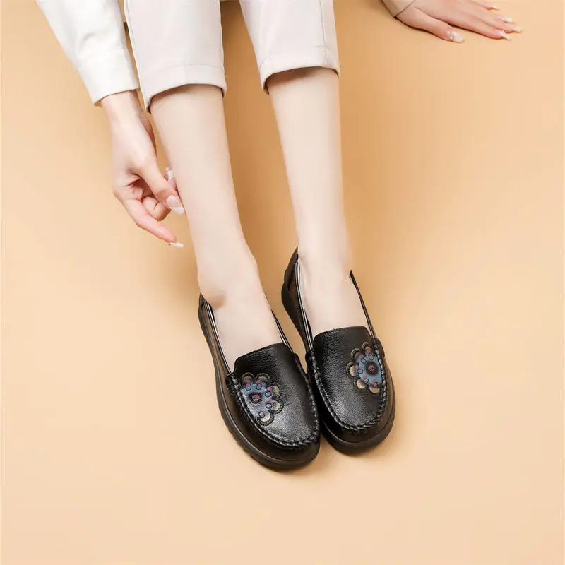 Vintage Women Leather Boat Shoes Soft Sole Comfortable Ladies Leather Flats Shoes Spring Summer Female Leisure Loafers Moccasin