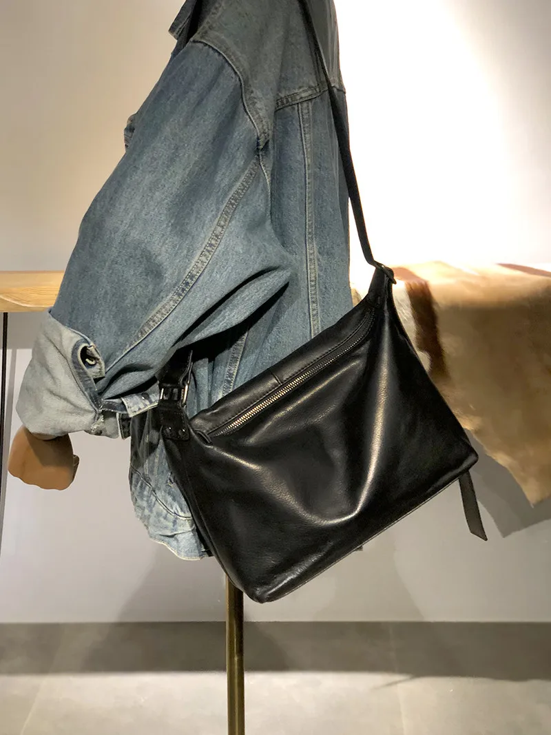 Vintage fashion genuine leather men and women universal wide shoulder strap black messenger bag casual outdoor shoulder bag