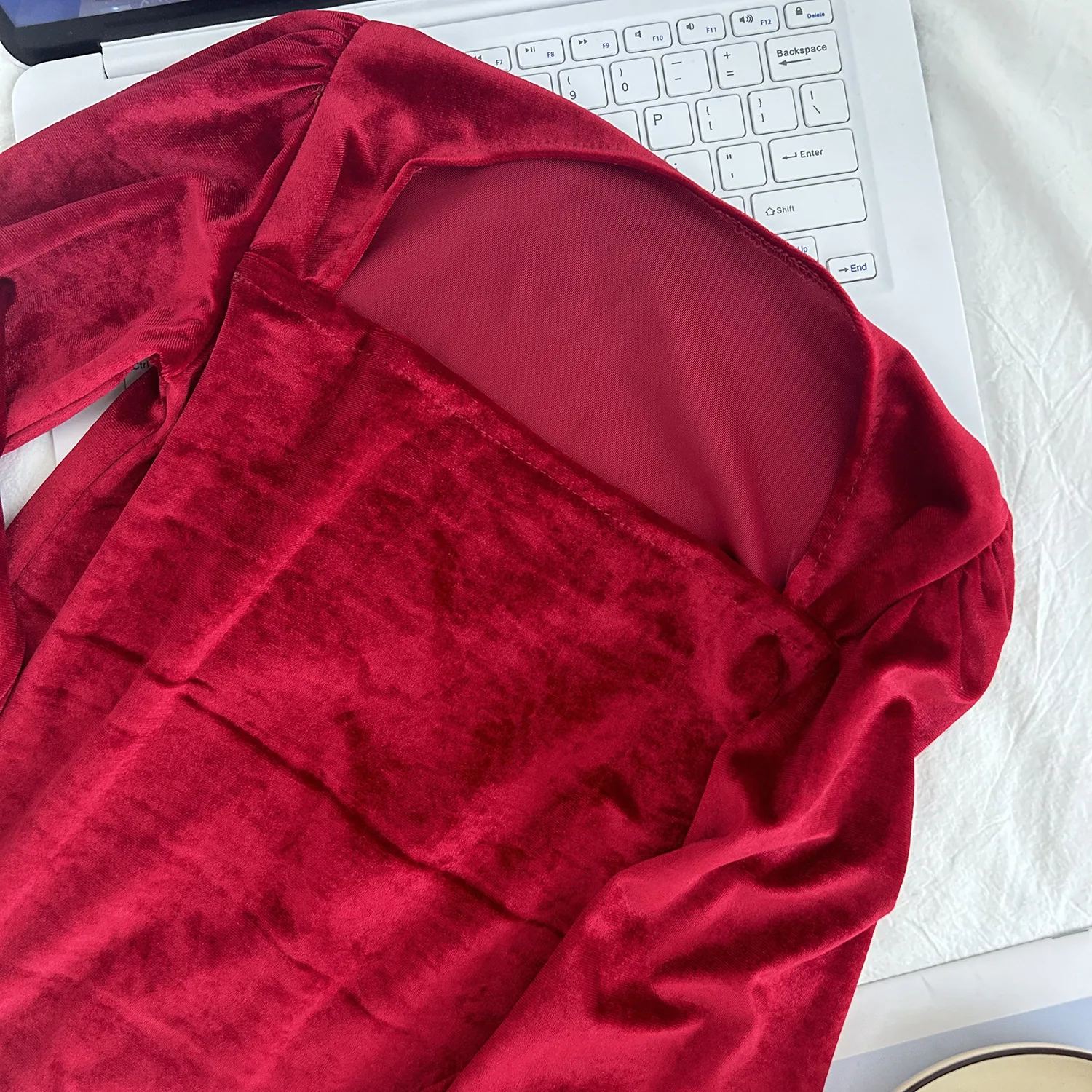 Красная футболка для маленьких девочек винтажная с пышными рукавами весна-осень