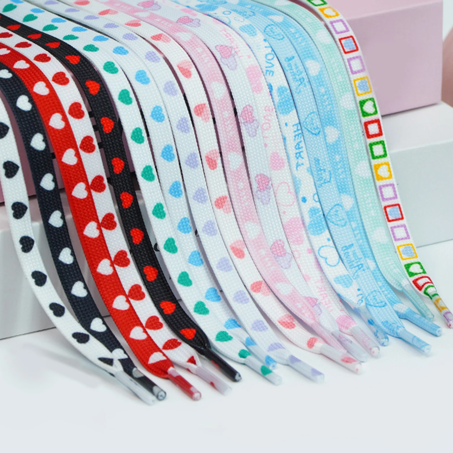 

Новые градиентные плоские шнурки в форме сердца для женщин и мужчин, для кроссовок, для улицы, походов, спорта, искусственные аксессуары