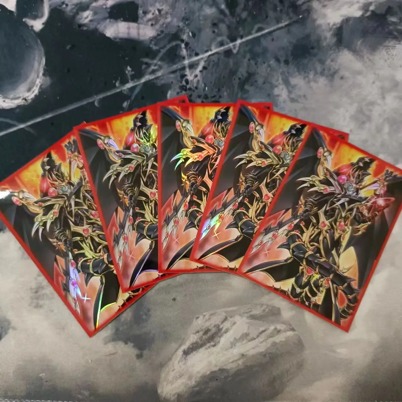 Фото 50 шт./упак. Yugioh Red-Eyes Dark Dragoon Card Sleeves Yu-Gi-Oh! Чехол для защиты от блеска для коллекционных карточек OCG №4