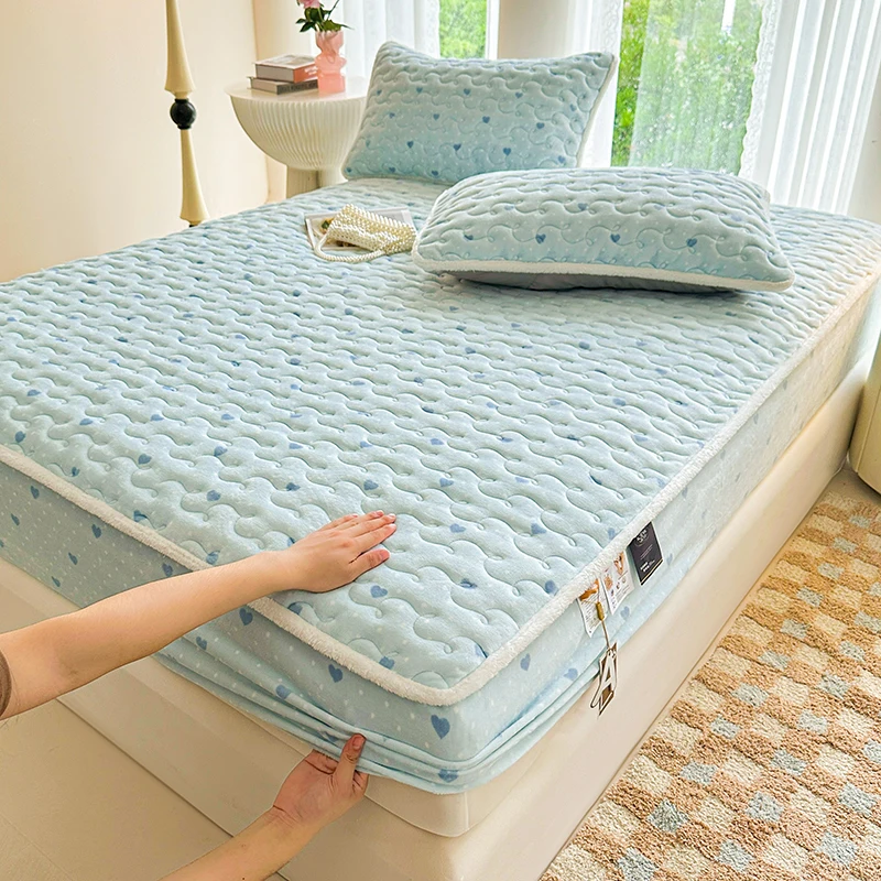 2024 новый зимний утолщенный молочный флисовый матрас комплект из трех предметов