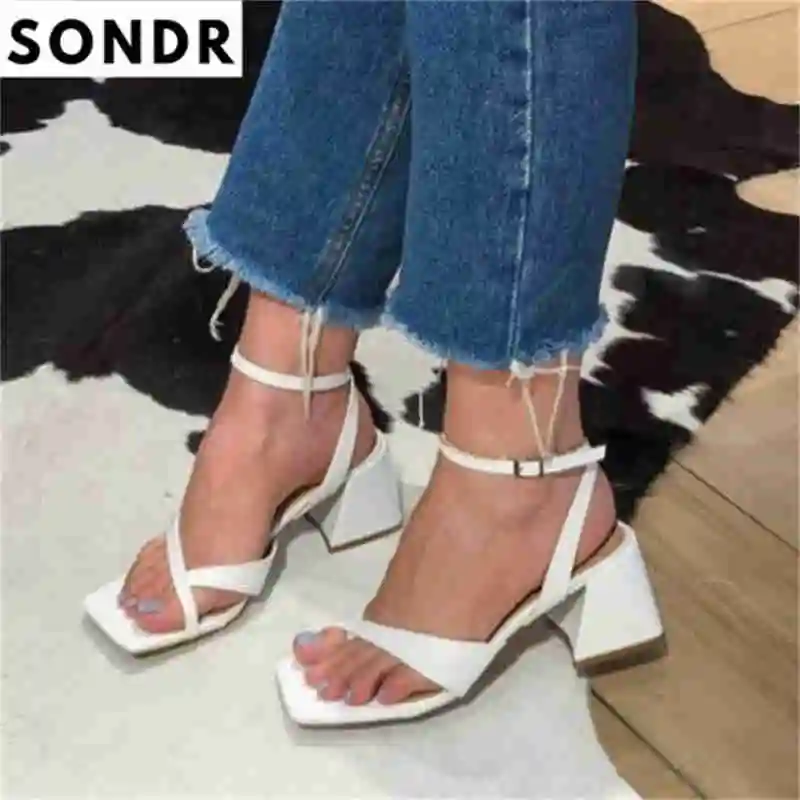 

Сандалии на квадратном каблуке, 43 дюйма