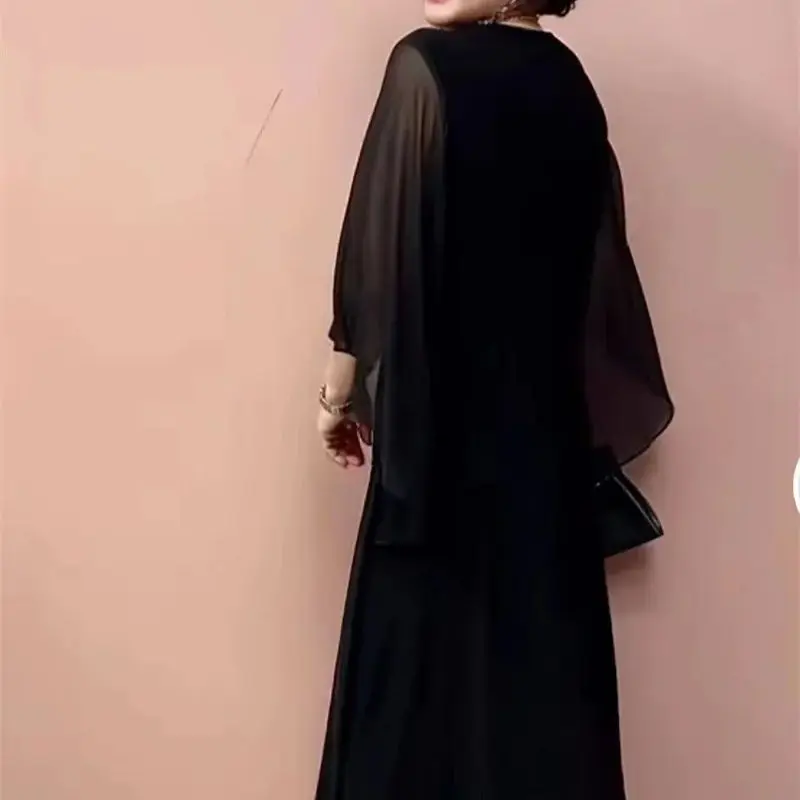 Женское длинное платье составного кроя элегантное винтажное с V-образным вырезом