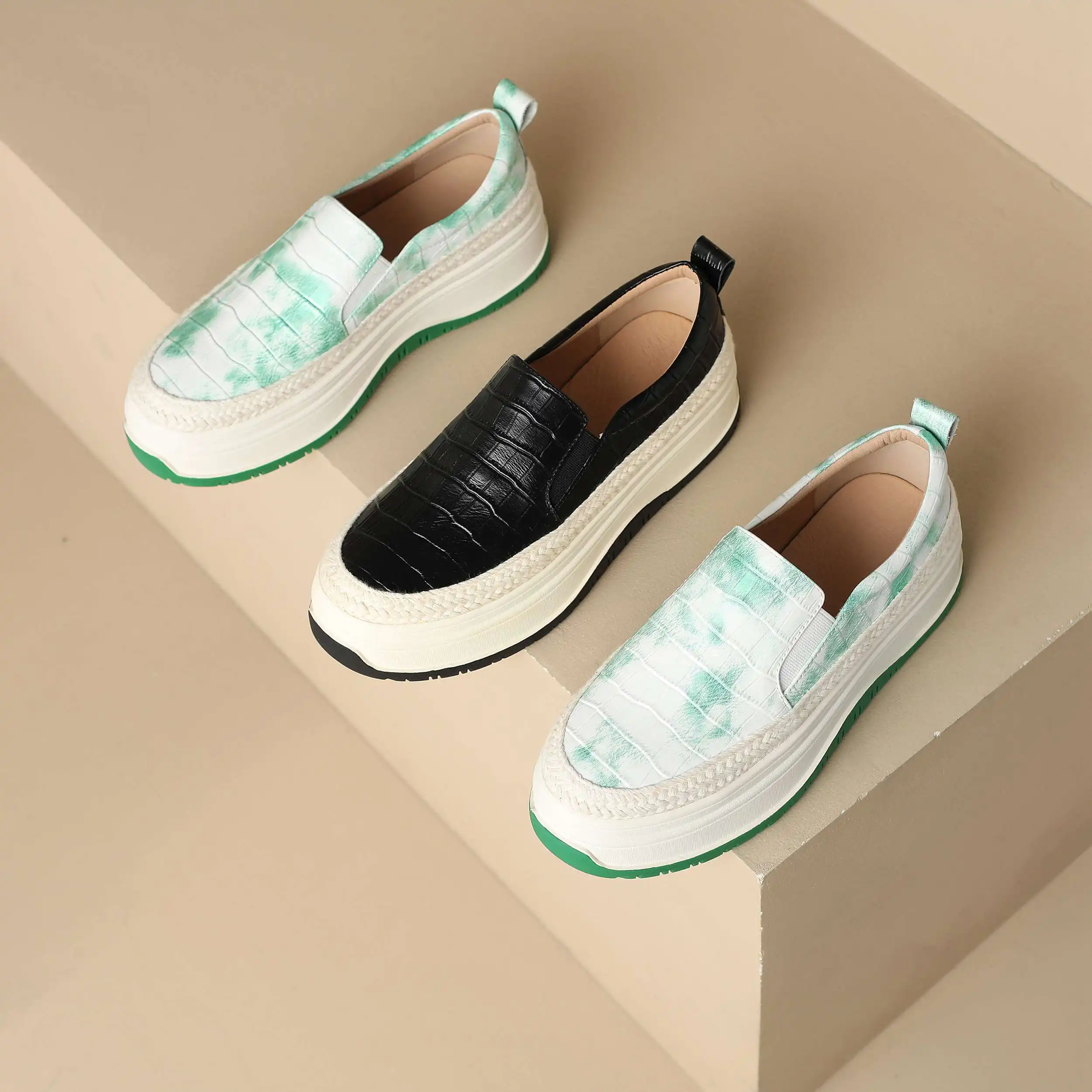 Кроссовки Lanxuryee женские на высоком каблуке Вулканизированная кожа без застежки