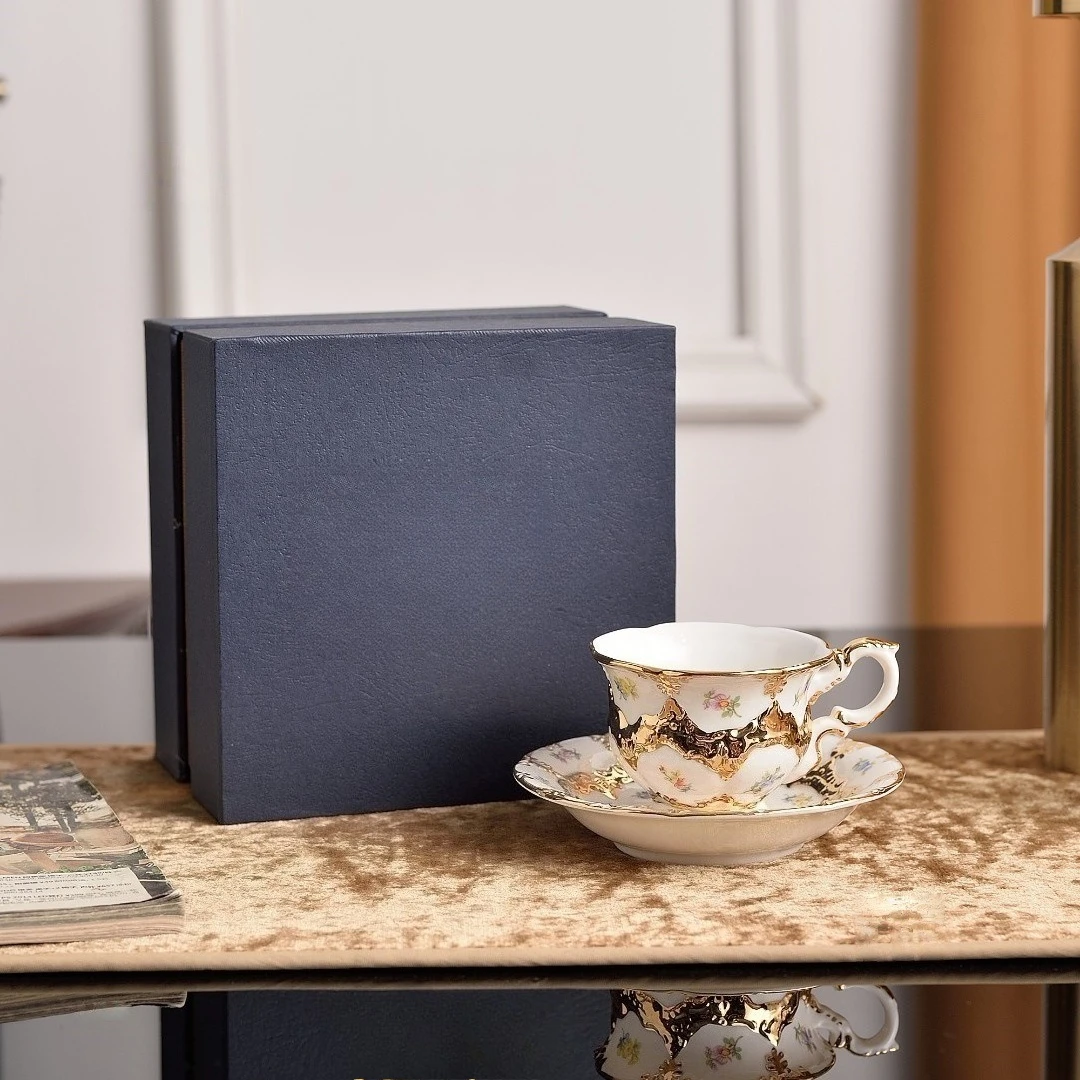 

Зелу порцеляновая чашка и блюдце для эспрессо