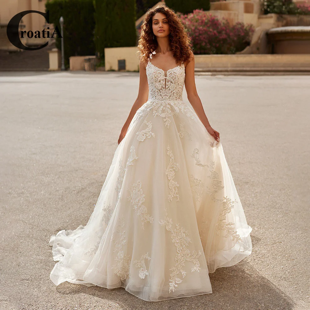 

Croadia Modern Wedding Dresses New Vestido Appliques A-Line Backless De Noiva Gelinlik Dubai Bridal Engagement Robe Mariee