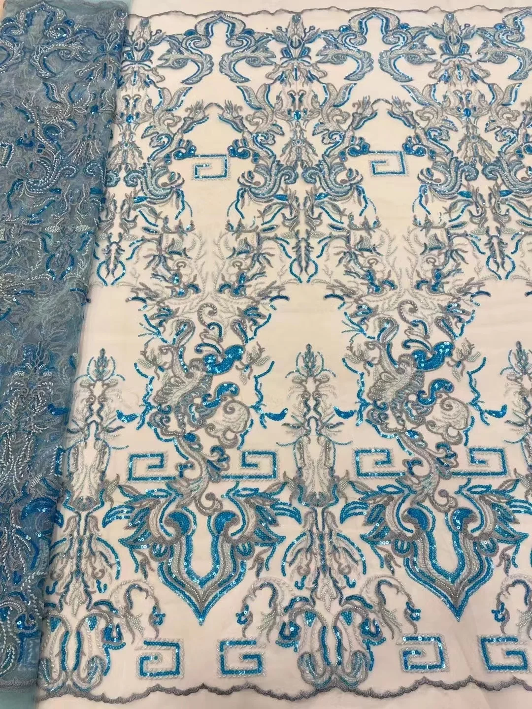 

Embroidered 3D Flowers Mesh Lace Fabrics Handmade Beaded Lace Fabric for Nigerian Net Lace French Tulle Lace Fabric