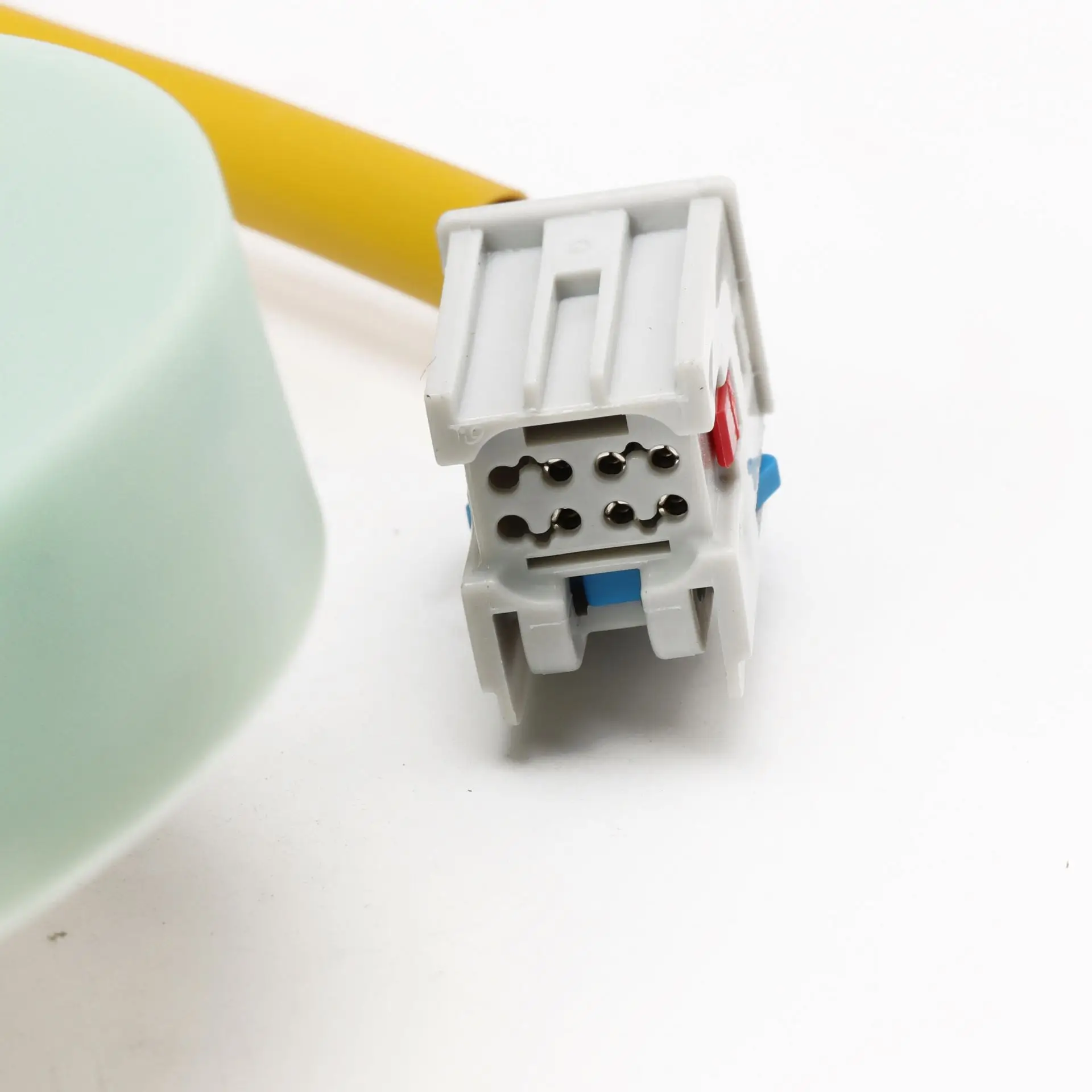 В наличии CL8Z-3F818-A подходит для датчика угла автомобиля CL8Z3F818A.