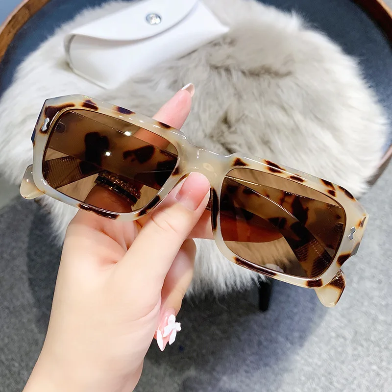 

New Vintage Small Oval Women Sunglasses Women's Fashion Trending Eyewear Men Luxury Brand Sun Glasses UV400 Gafas De Sol