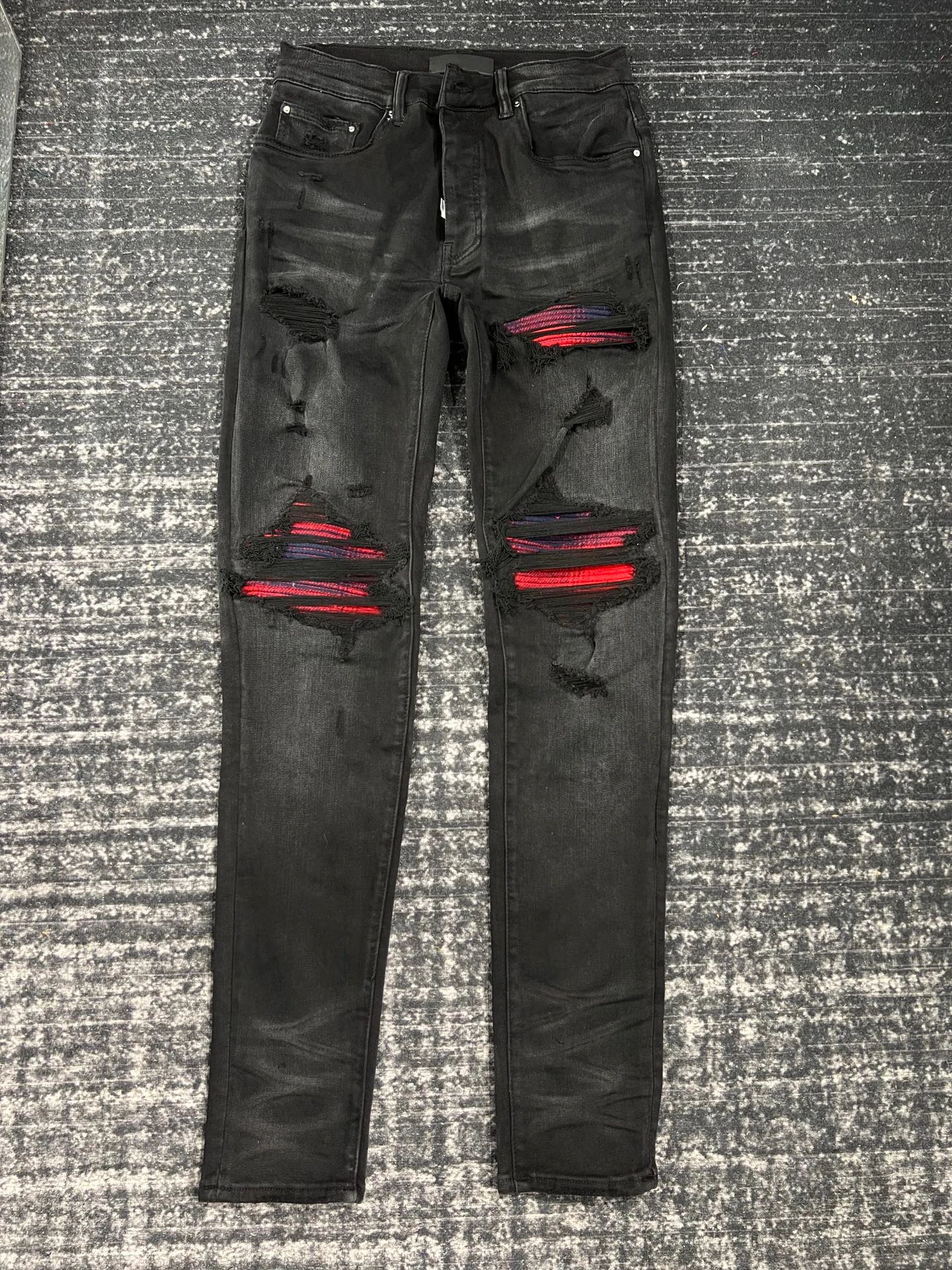 

Мужские джинсы в клетку, с эффектом потертости