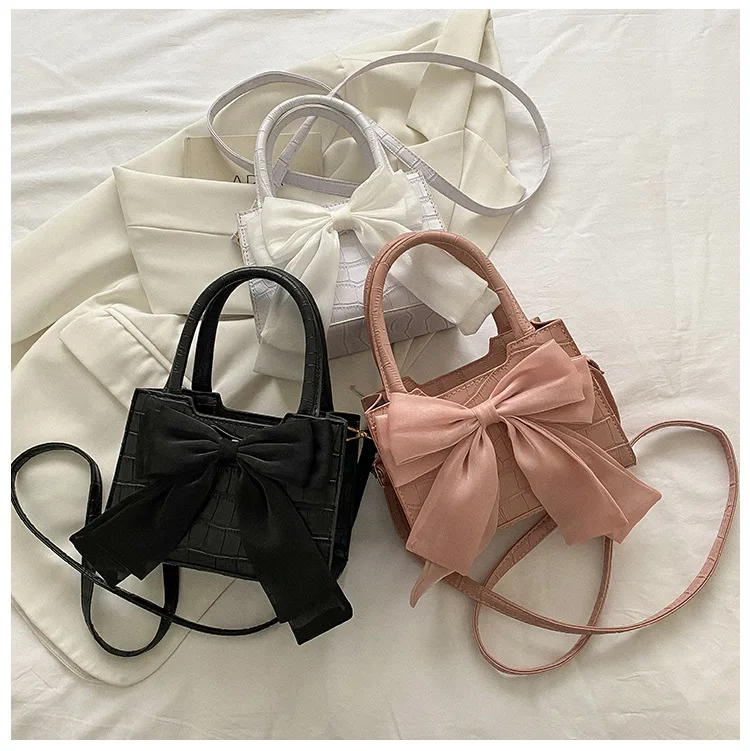 

Bowtie Women's Bag 2022 New Solid Color Cloud Pleated Bag Simple Women's Armpit Bag Single Shoulder Small Bag Crossbody Bag