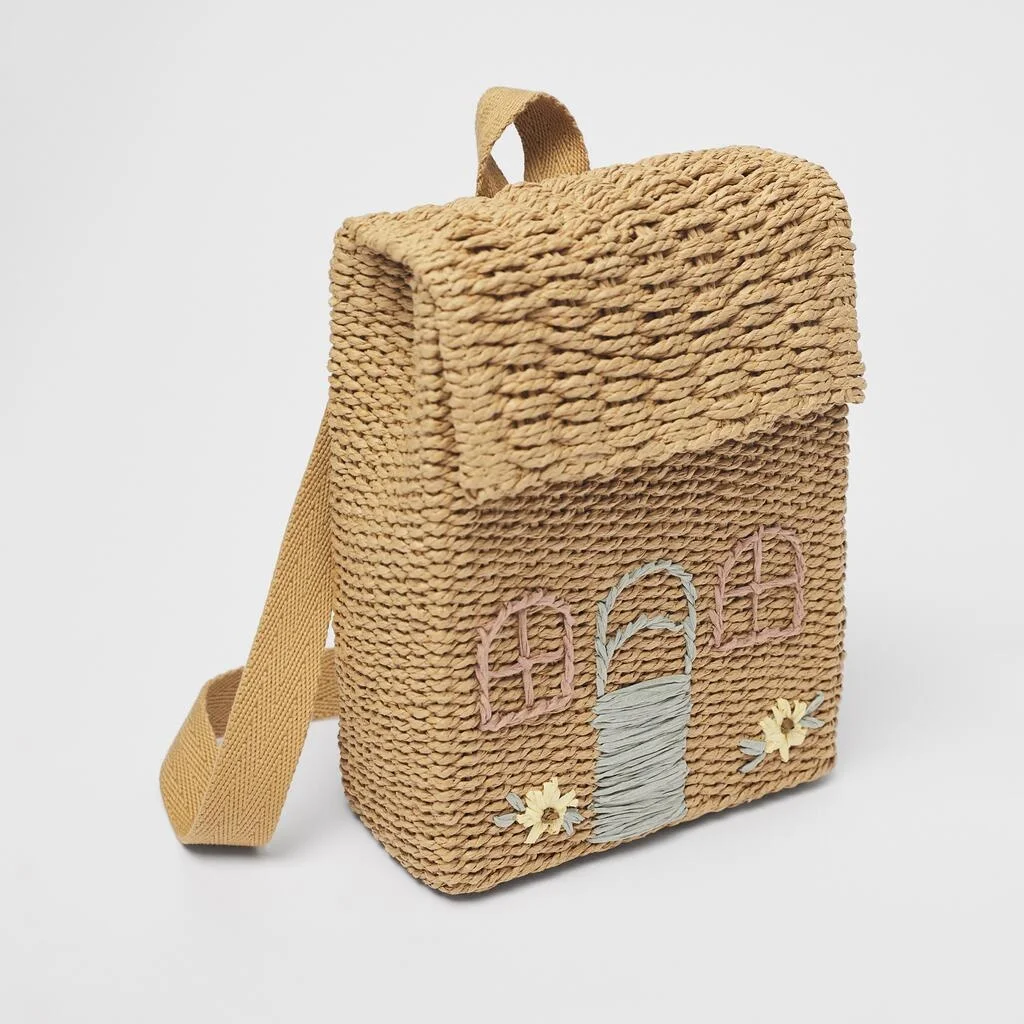 

Cute House Shape Straw Backpacks for Children Rattan Back Packs Wicker Woven Summer Beach Bag Girls Mini Bali Travel Purses 2021