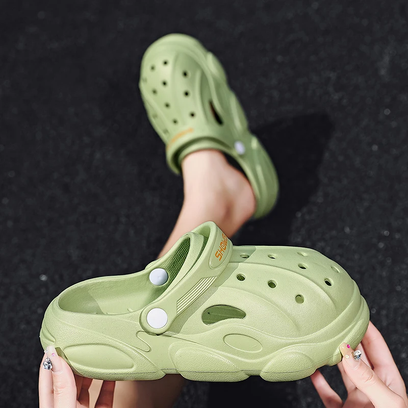 Men Women Slippers Summer Beach Sandals Hollow Shoes Lightweight Platform Sandals Couple Clogs