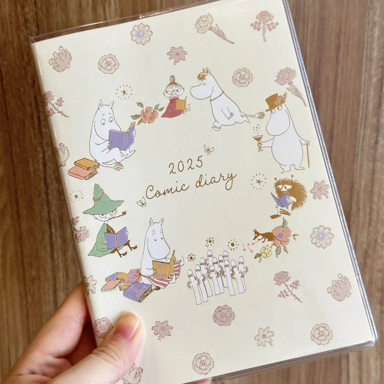 

Коликий милый блокнот с цветными страницами