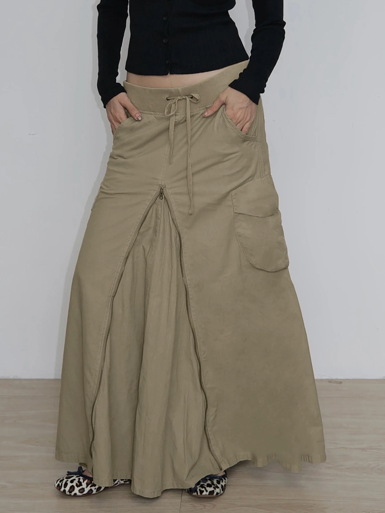 Женская длинная юбка-карго на молнии с разрезом