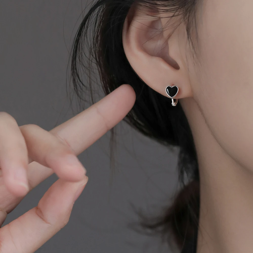 

Fashion Simple 925 Silver Needle Heart Earring For Women Holiday Gift Retro Trend Black Ear Buckle Jewelry Accessories Wholesale