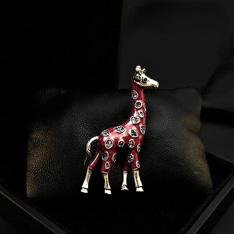 

Exquisite Giraffe Brooch Christmas Gifts Men Women Vintage Coat Scarf Corsage Fashion Animal Deer Pins Accessories Jewelry Badge