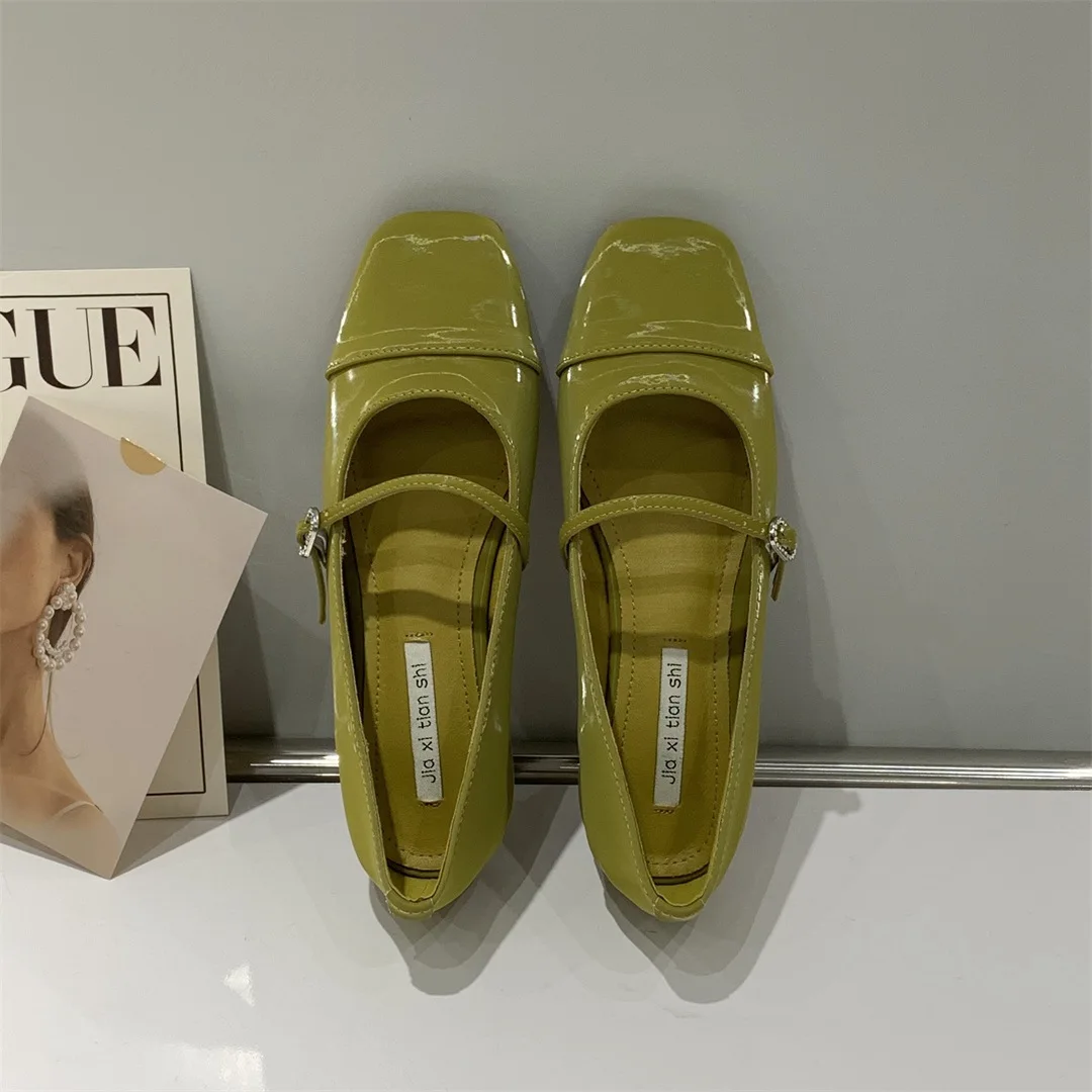 

Кроссовки женские на шнуровке, базовые сникерсы из микрофибры, искусственная кожа, резина, на толстой подошве, повседневная обувь, однотонн...