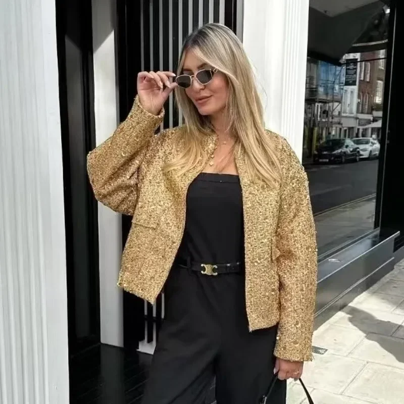 Женская короткая куртка с блестками и воротником-стойкой