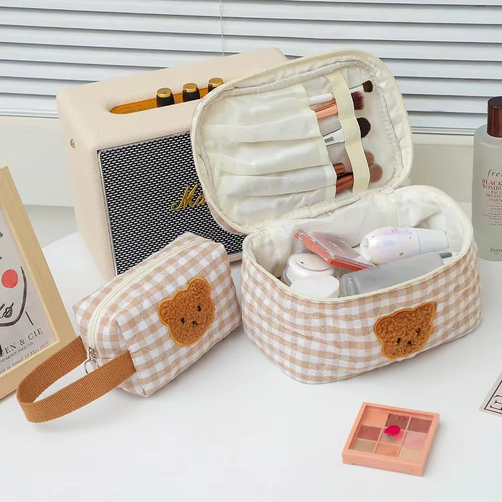 

Cartoon bear portable large-capacity cosmetic storage bag travel cosmetic bag portable cosmetic case