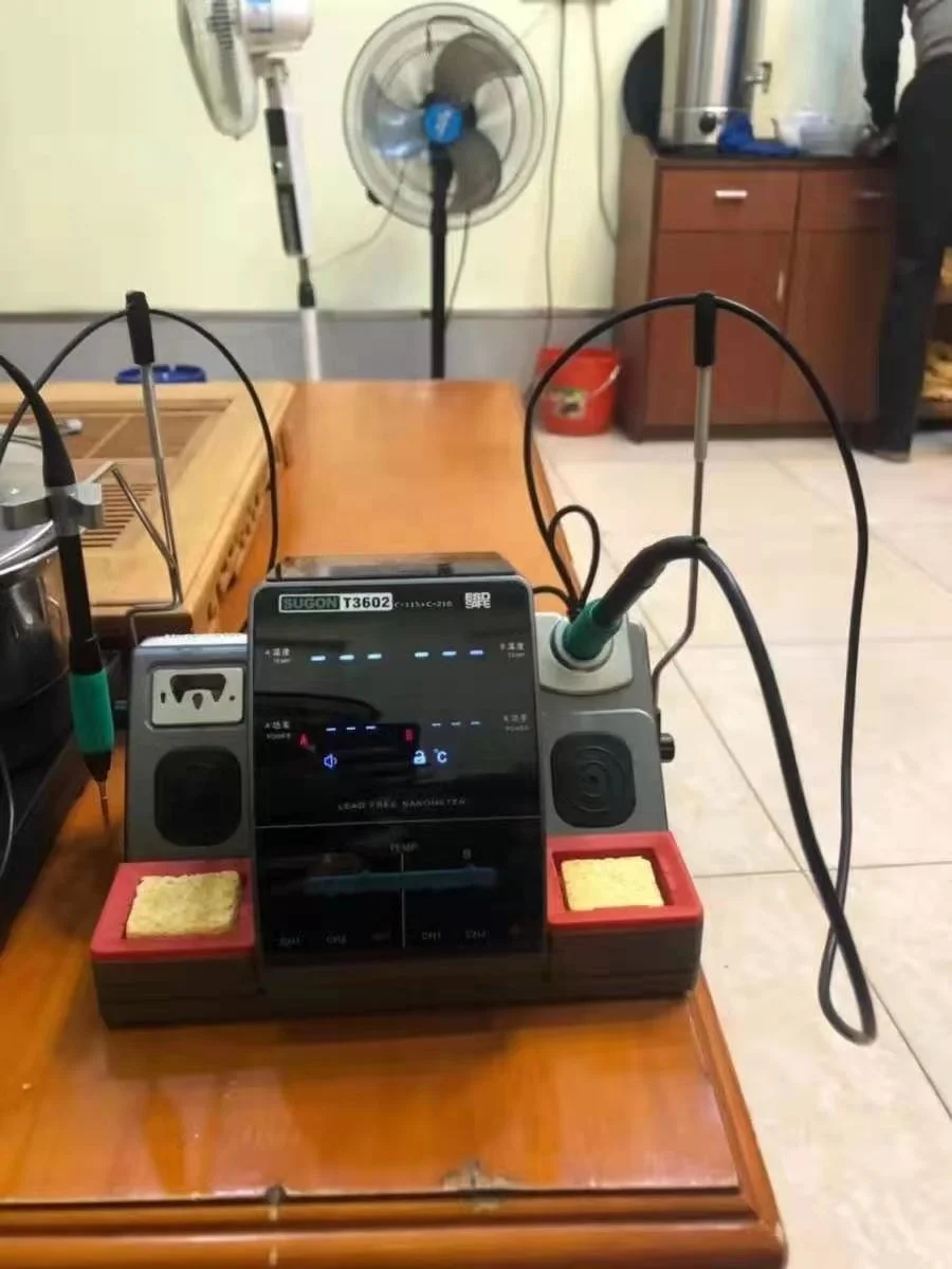 Паяльные станции SUGON T3602 Цифровая паяльная станция с двумя паяльными подставками