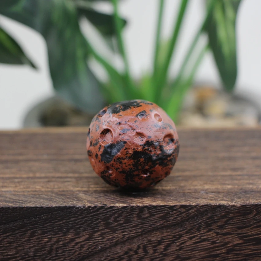 

Лунный шар из натурального камня 30 мм