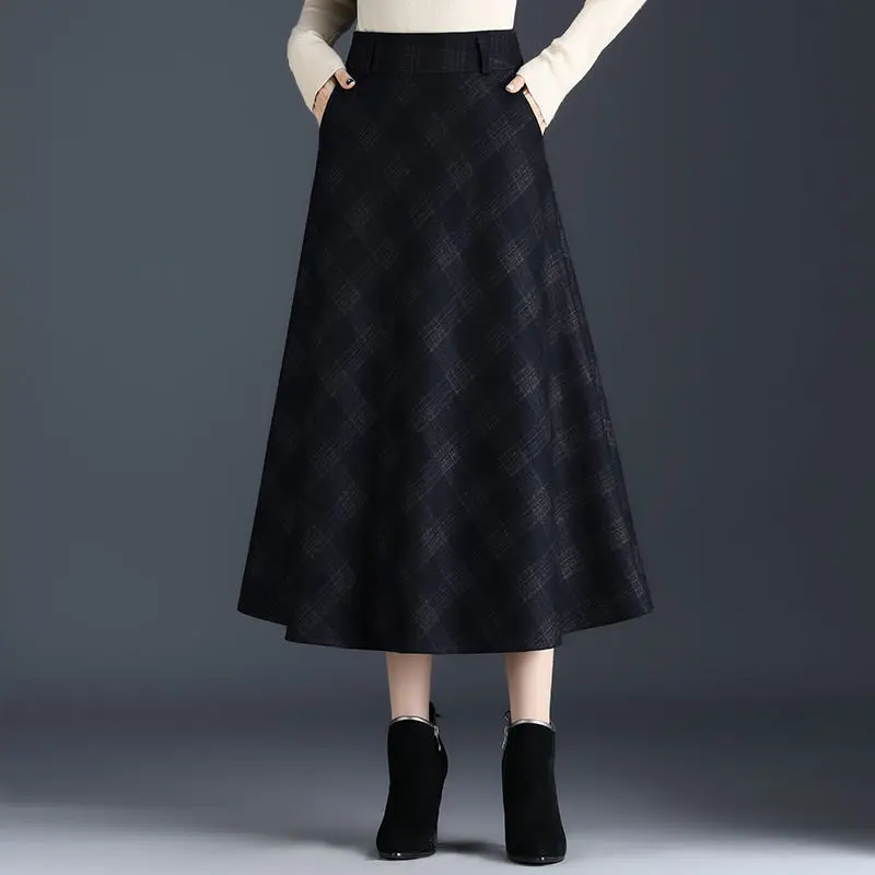 

High Waist Woolen Plaid Skirts 2023 Autumn Winter Women's 4XL Wool Maxi Skirts Female Fashion Casual Long Skirt Streetwear E980