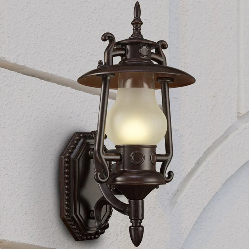 Антикварный керосиновый настенный светильник в европейском стиле уличный литой