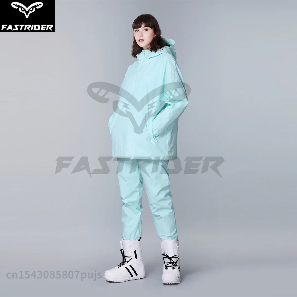 Зимний женский лыжный костюм