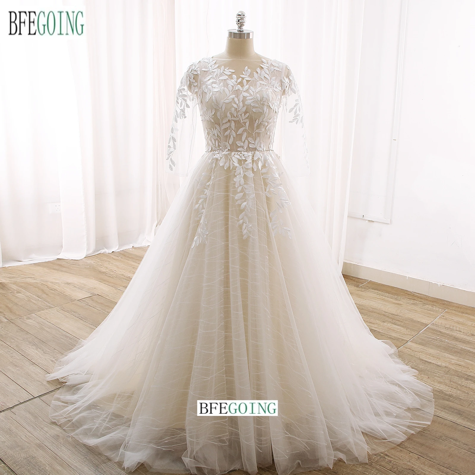 

Lace A-Line Wedding Gowns Chapel Train Custom Made Floor-Length Long Sleeves Appliques Tulle Bridal Dresses