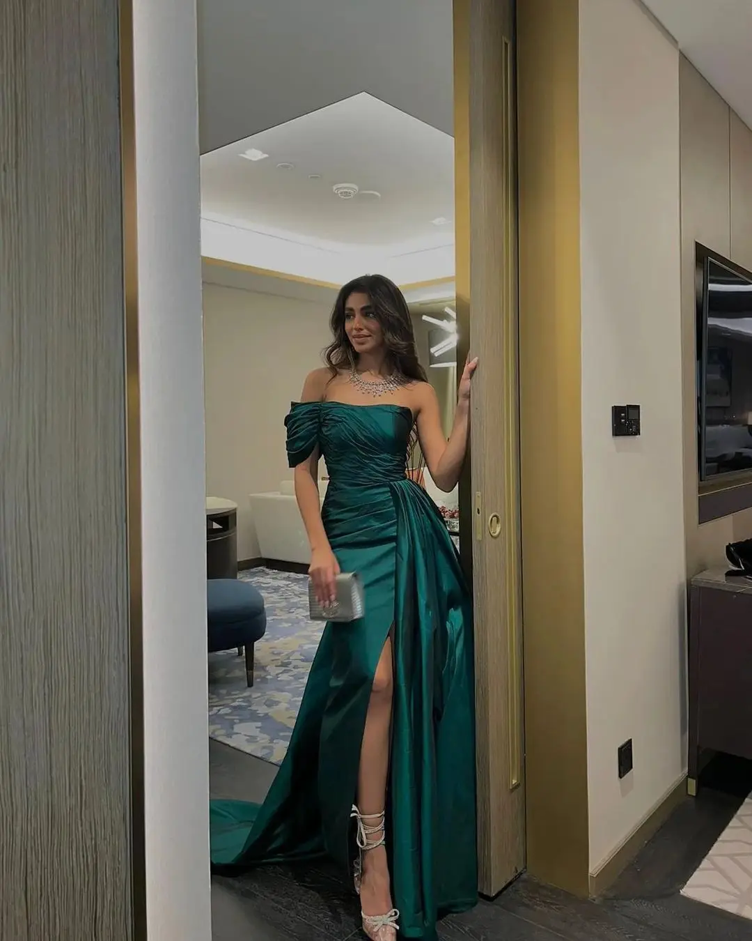 

Halter Black A line Sleevesless Prom Dresses Ruches Pleats Women Evening Dress 2023 Plus Size Formal Party Dress