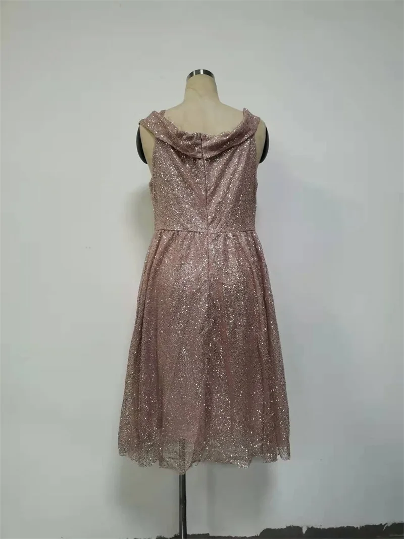 Блестящее женское платье с открытыми плечами для выпускного вечера облегающее