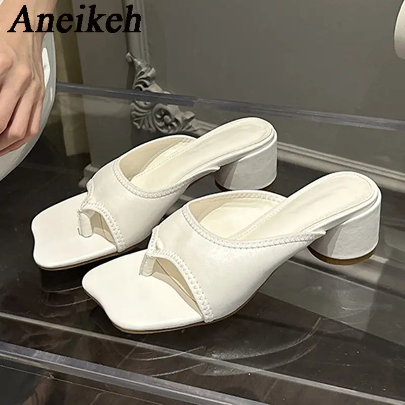

Женские новые шелковые шлепанцы Aneikeh 2023, сандалии с круглым каблуком, летние модные шлепанцы на среднем каблуке, уличная Нескользящая повседневная обувь