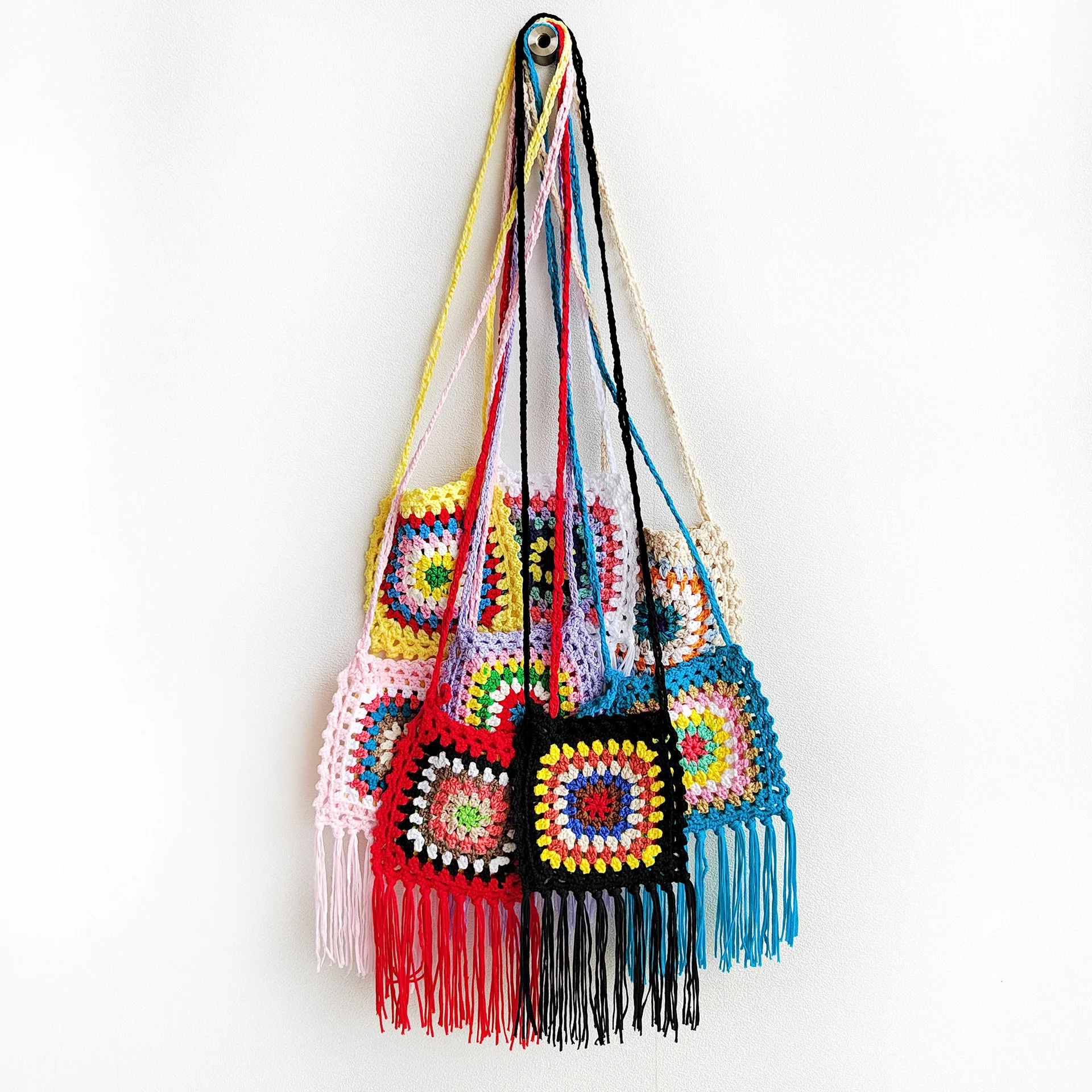 

Flower Tassel Crossbody Bags for Women Handmade Yarn Crochet Women Shoulder Bag Mini Square Phone Flap Handbags and Purses 2022
