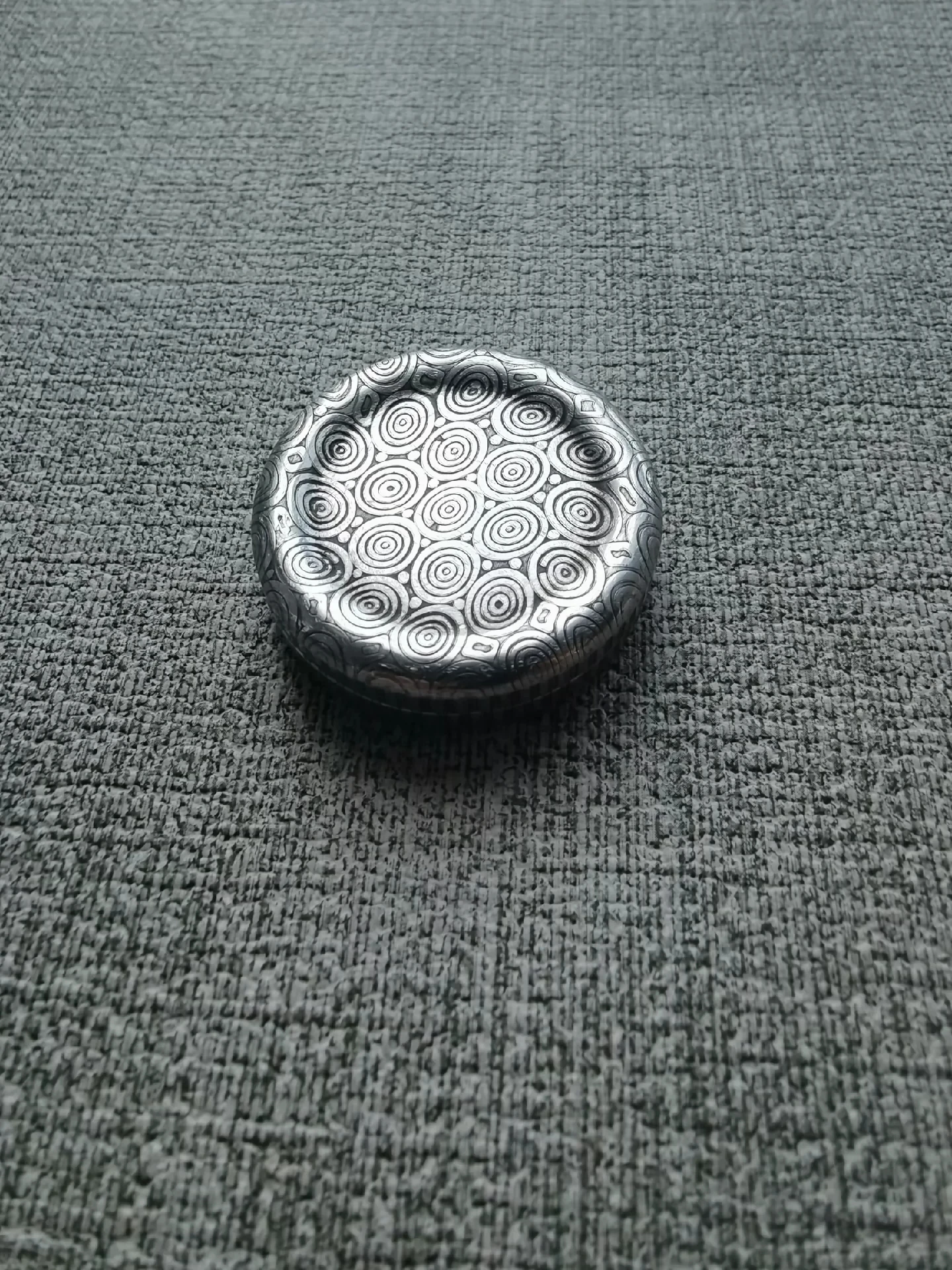 Бесплатная EDC Ruifen нержавеющая сталь резная Крышка для молока