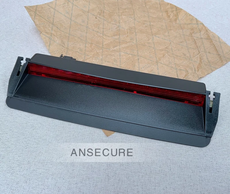 

Оригинальный дополнительный задний стоп-сигнал для VW Volkswagen Passat B6 B7 3C Jetta 3C5945087 35D945087