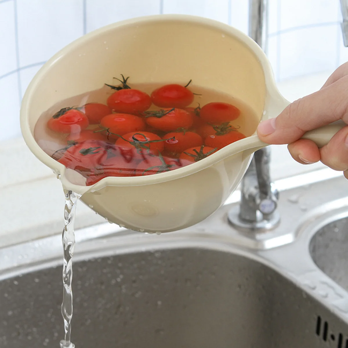 1Pc Plastic Water Ladle Bathing Bailer Dipper Spoon for Home Restaurant Kitchen Khaki