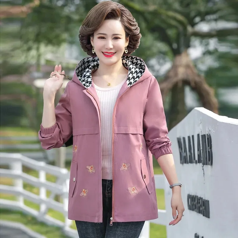 

2023 Fashion Middle-age Women Hooded Jacket Casual Tops Embroidery Overcoat Female Outerwear Oversize Windbreaker Spring Autumn