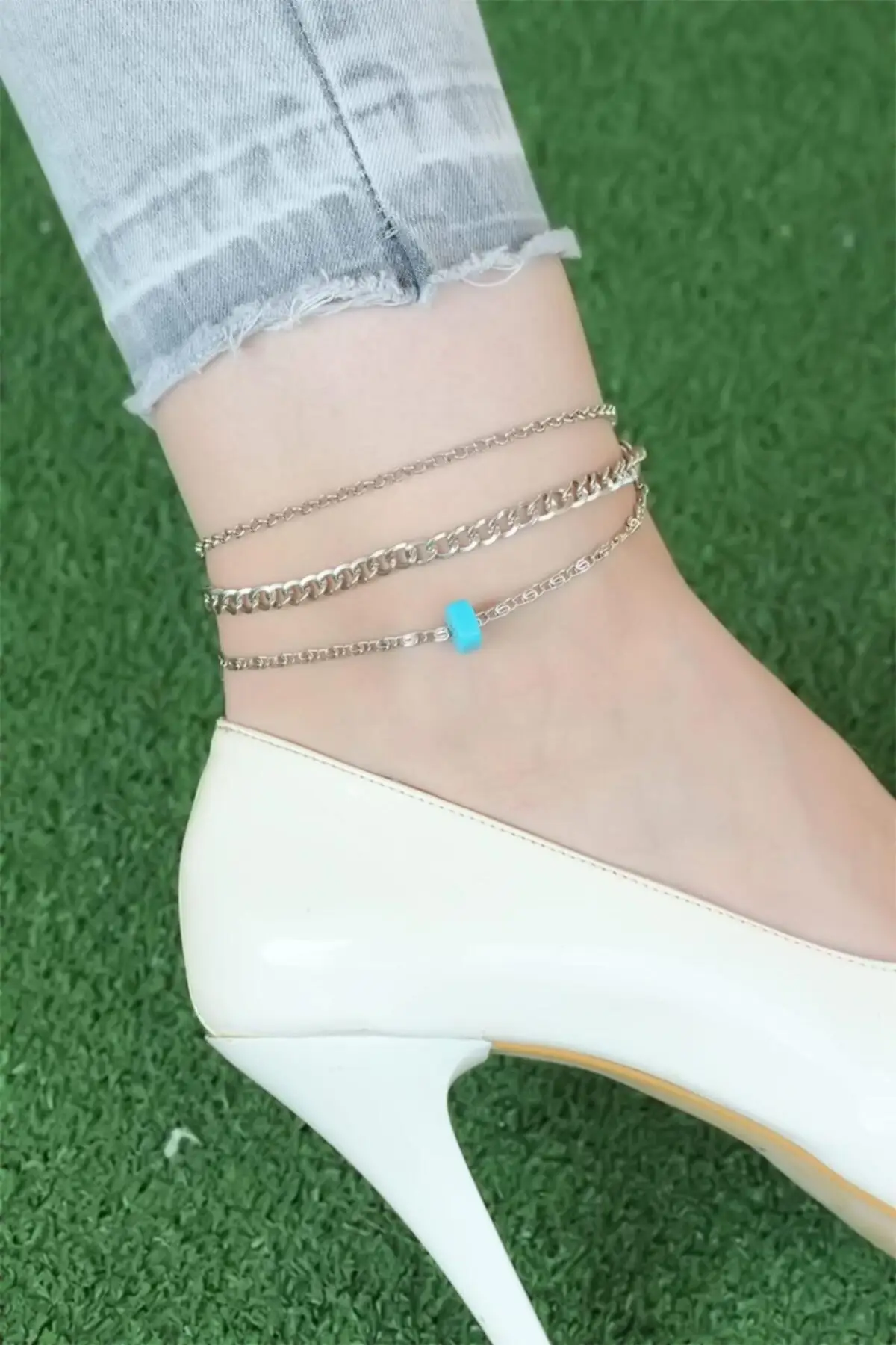 

Браслеты на ногу с серебряной цепочкой и синими бусинами